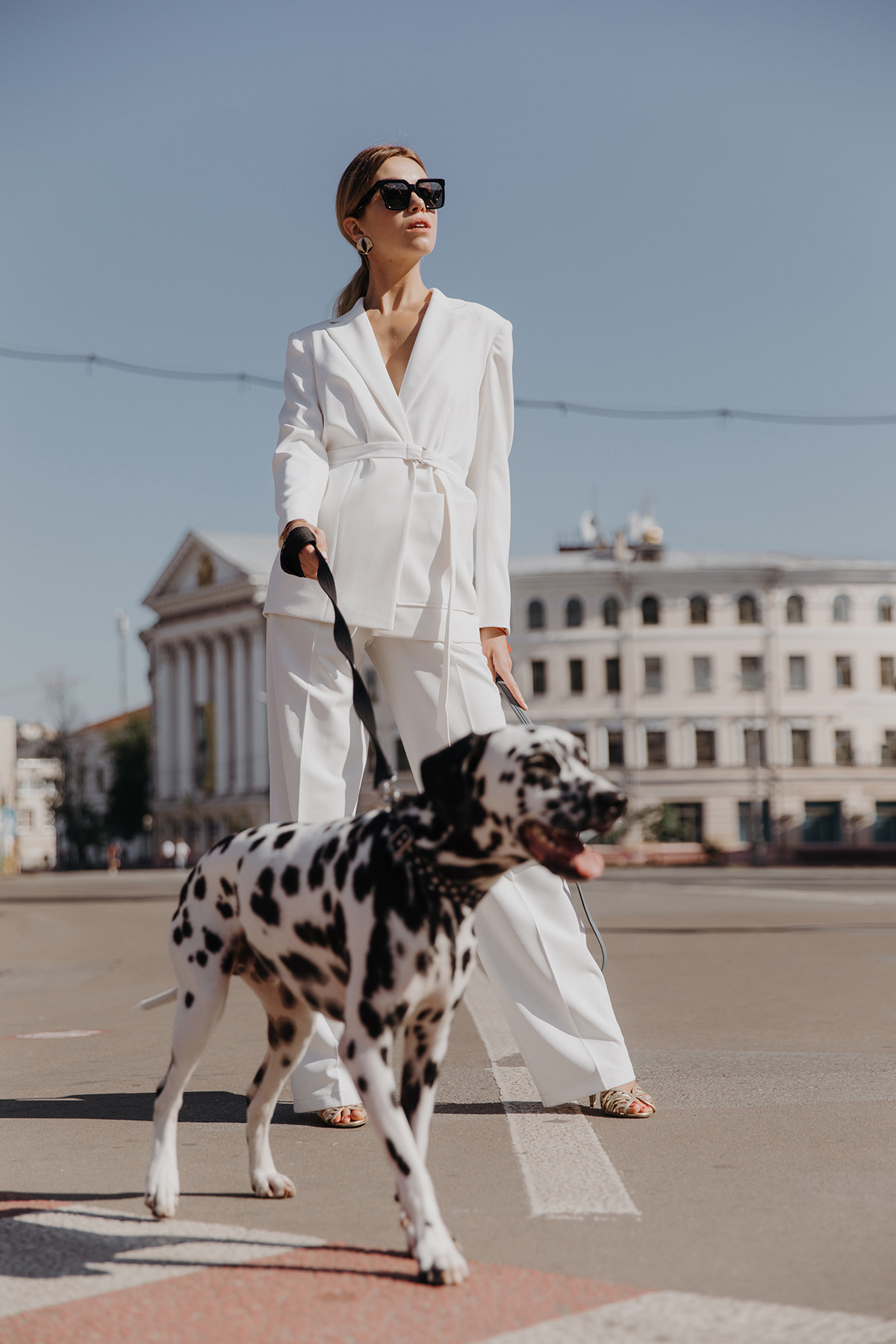 Как модно носить тренч этой осенью: 7 самых стильных вариантов от звезд street style