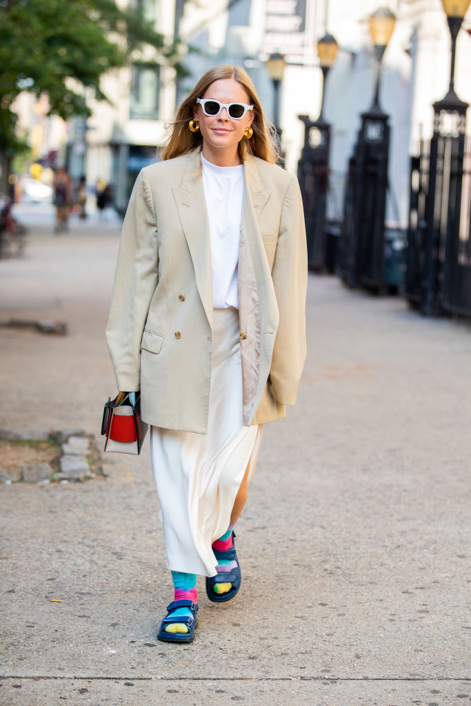 Как звезда street style: 3 самых модных способа носить юбку в пол этой осенью