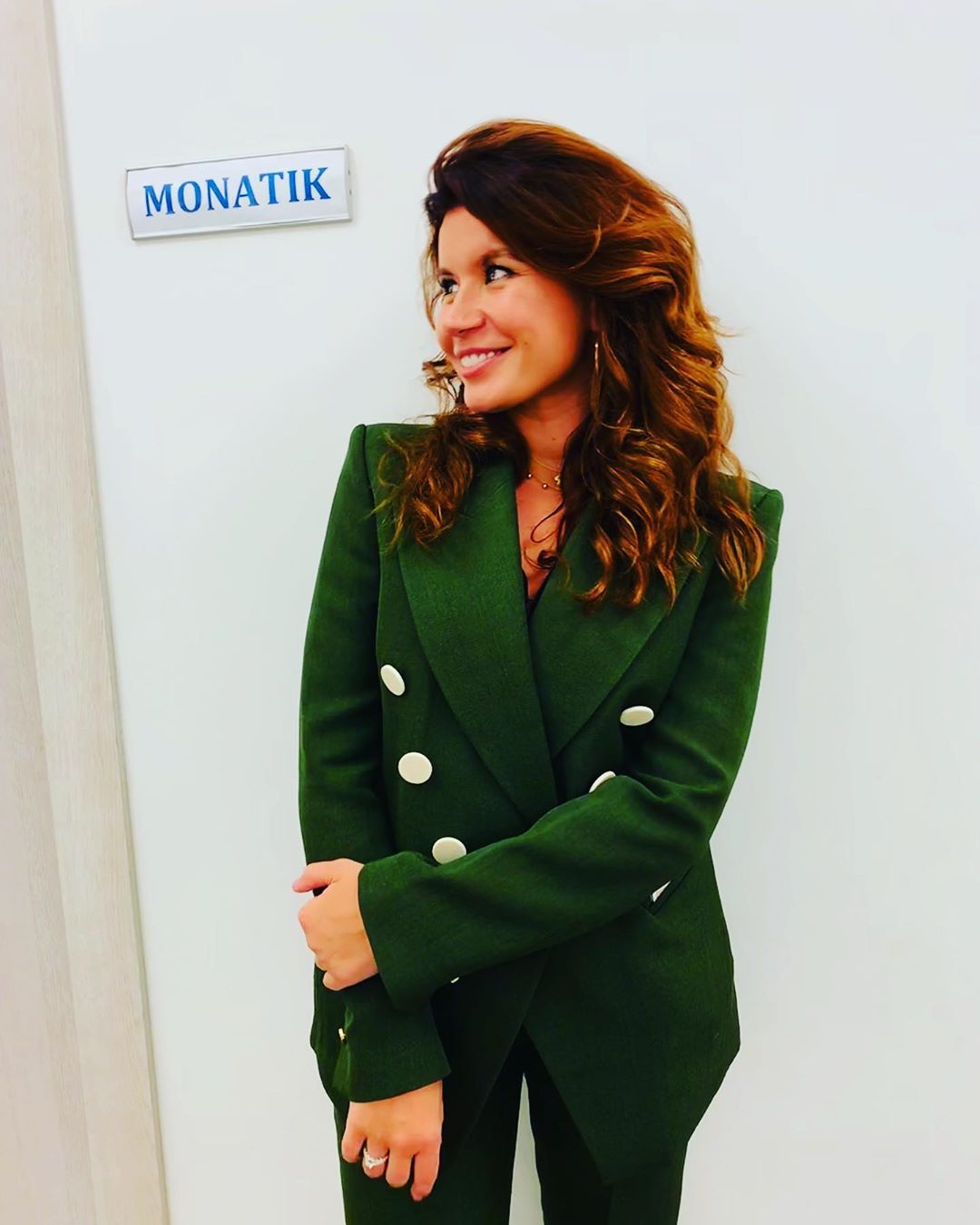 Какие формы: жена Димы Монатика показала фигуру в купальнике