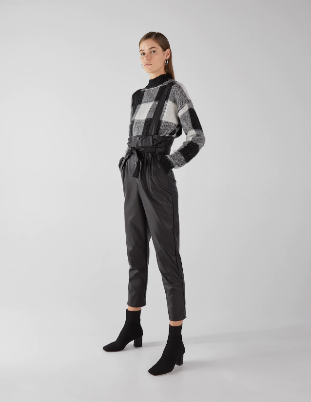 Leather trend: 7 небанальных предметов гардероба из кожи