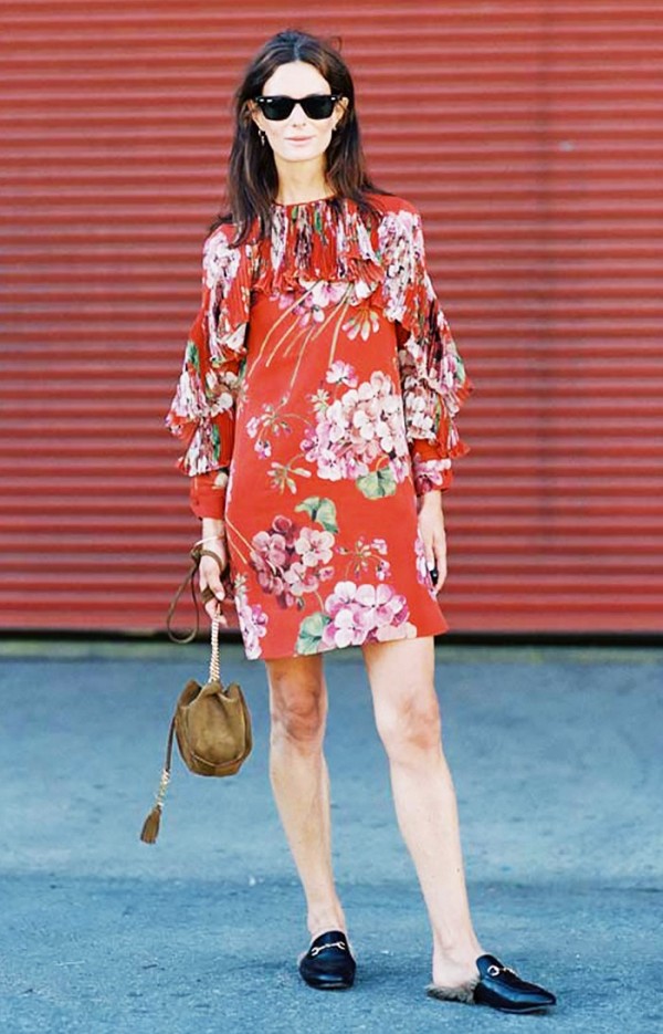 Street-style тренд: лоферы + платье