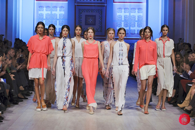 Ukrainian Fashion Week: народные мотивы от Poustovit