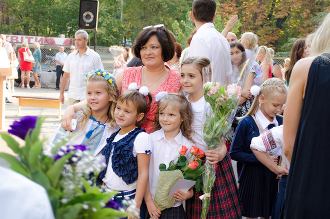 1 сентября 2019 года: поздравления на русском и украинском языке