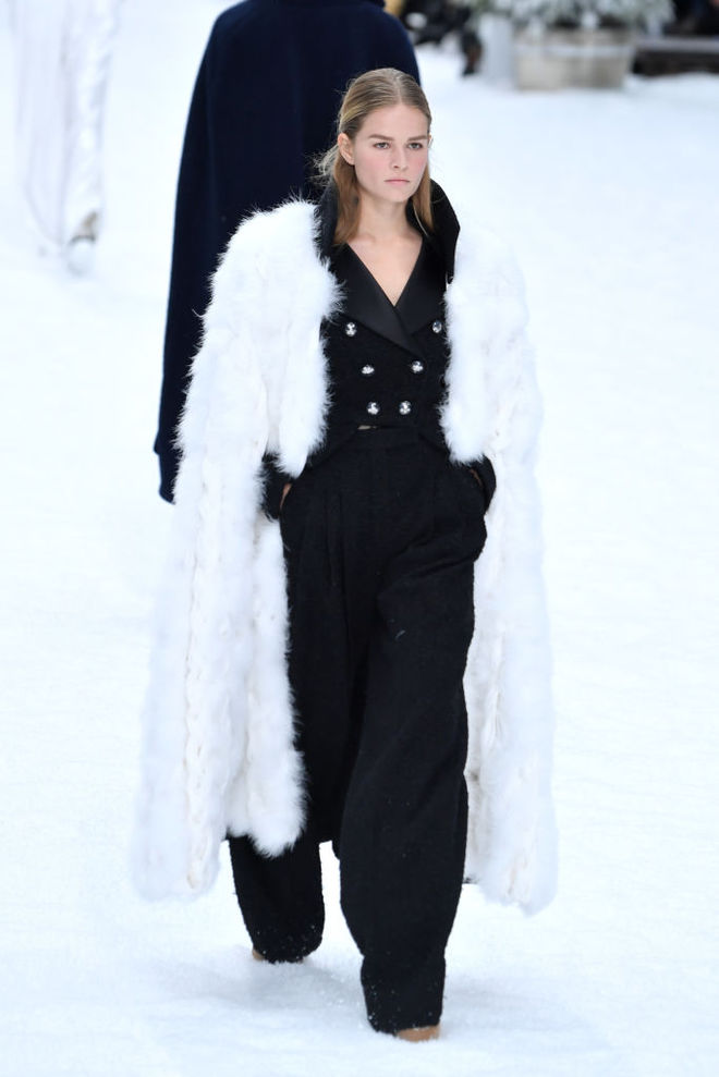 Chanel представил последнюю коллекцию под руководством Карла Лагерфельда