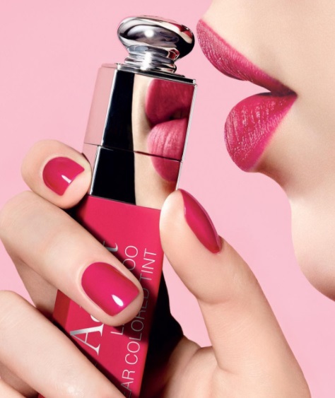 Dior впервые выпустил тату-помаду