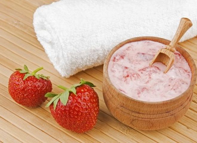 Домашний уход: 10 масок из клубники для лица