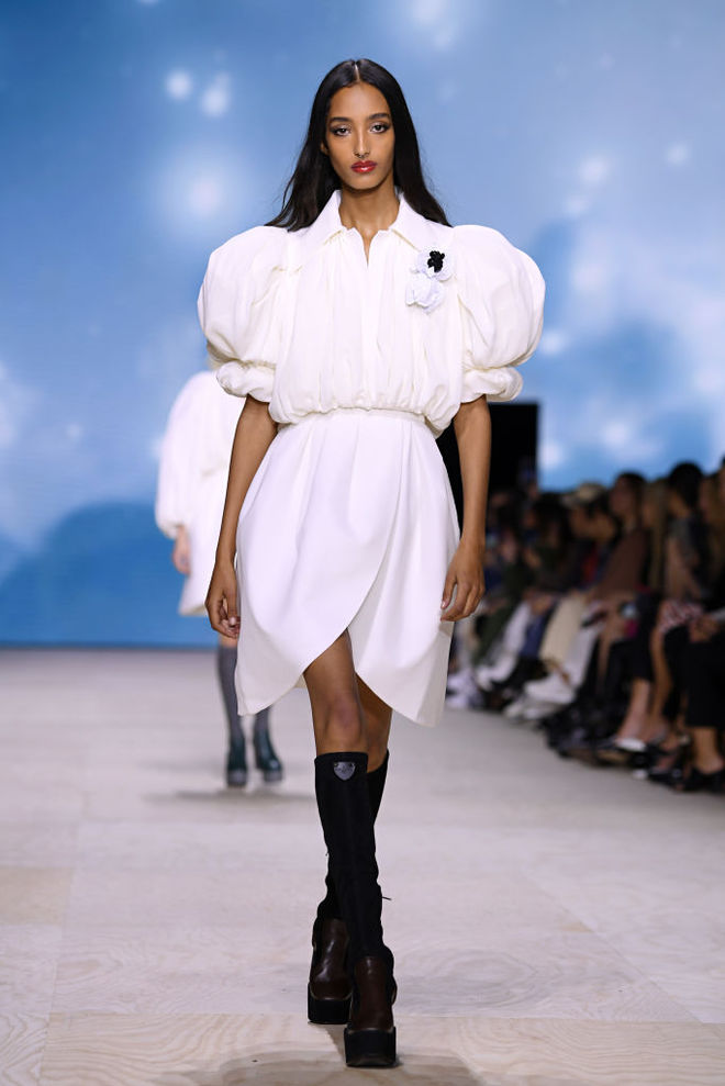 Джастин Тимберлейк, Джессика Бил, Катрин Денев на показе Louis Vuitton SS20