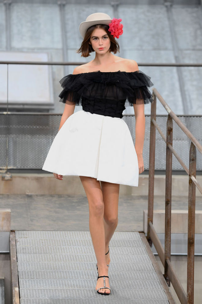 Джиджи Хадід врятувала показ Chanel SS20 від скандалу
