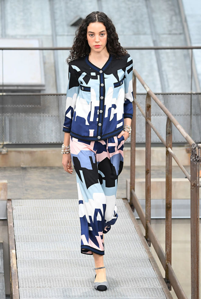 Джиджи Хадид спасла показ Chanel SS20 от скандала