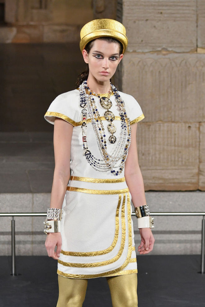 Египетские мотивы: коллекция Chanel Pre-Fall 2019