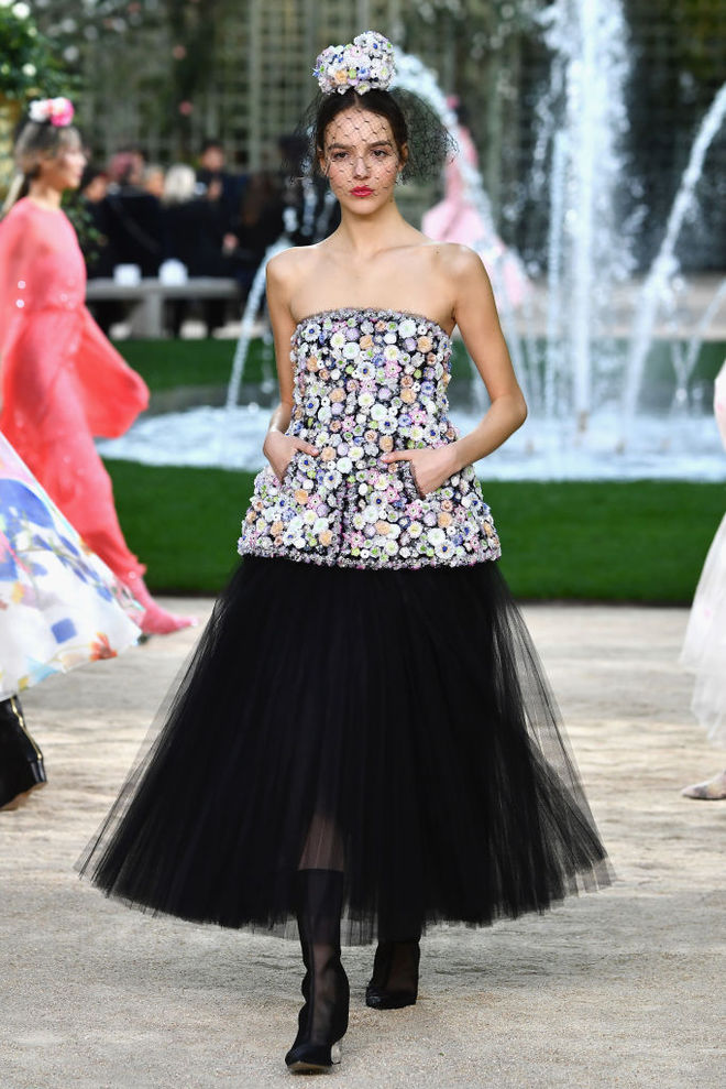Французская роскошь: показ Chanel Haute Couture весна-лето 2018