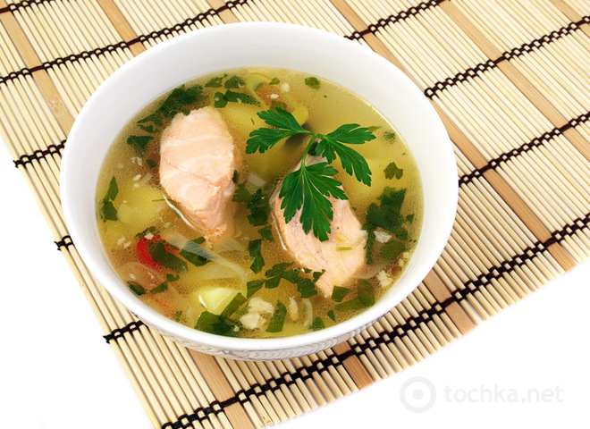 Грибная уха: рецепт с красной рыбой