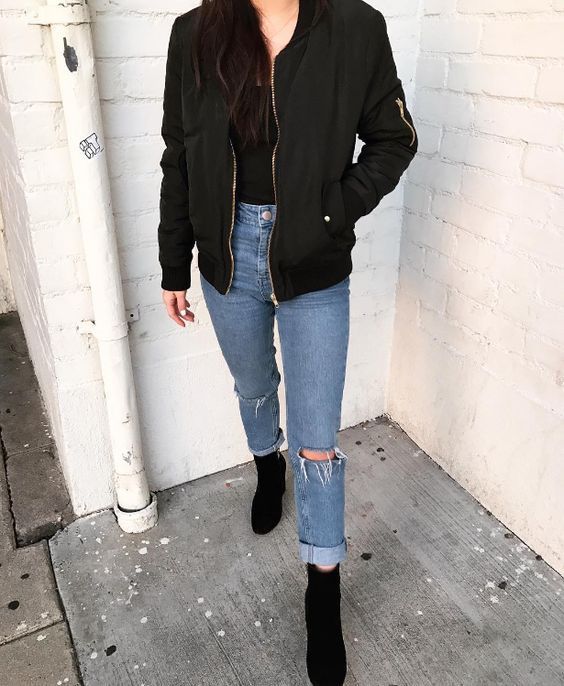 Как носить бомбер осенью: модные street style образы