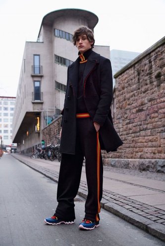 Как носить один цвет: 3 важных урока от модного дома Givenchy