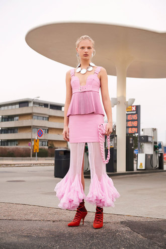 Как носить один цвет: 3 важных урока от модного дома Givenchy