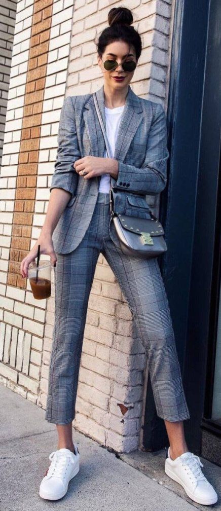 Как одеться на собеседование: 10 деловых total-looks