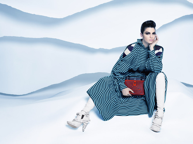 Кендалл Дженнер сменила имидж в лукбуке Fendi