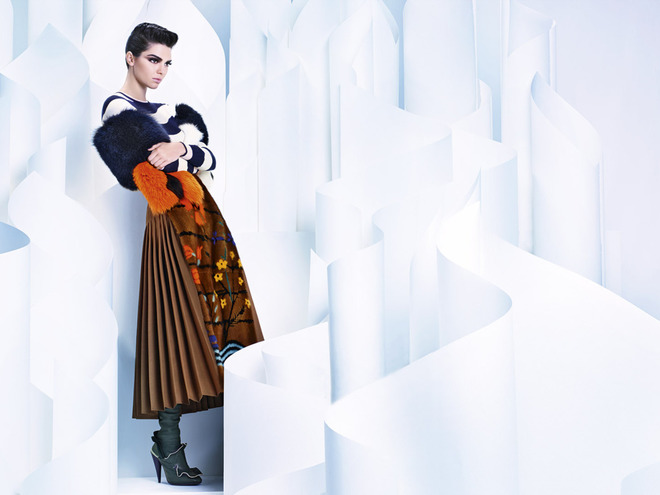 Кендалл Дженнер сменила имидж в лукбуке Fendi