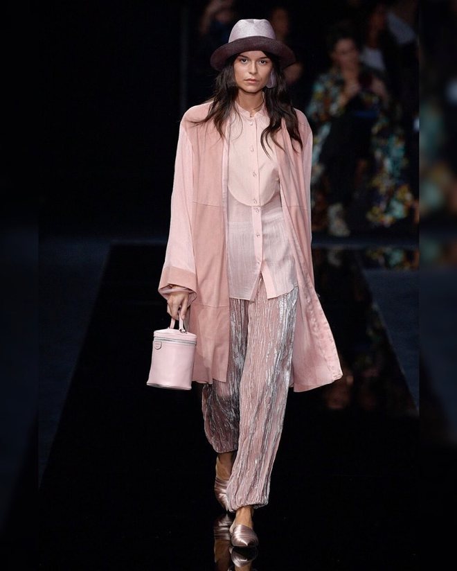 Max Mara, Emporio Armani и Fendi – модные показы второго дня Недели моды в Милане 2019