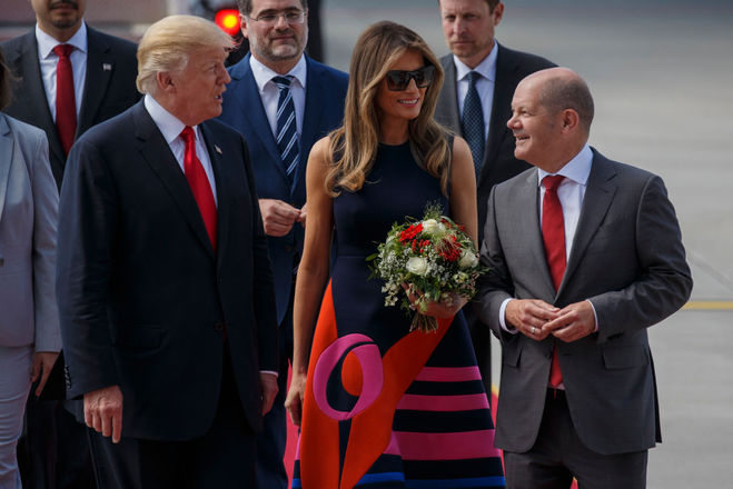 Мелания Трамп надела яркое платье от Delpozo (фото)