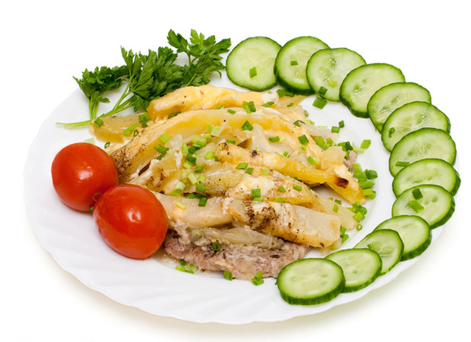 Мясо по-французски в мультиварке с картофельным гарниром