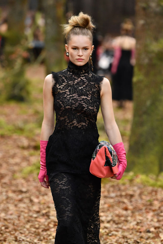 Осенний лес: показ Chanel осень-зима 2018/2019
