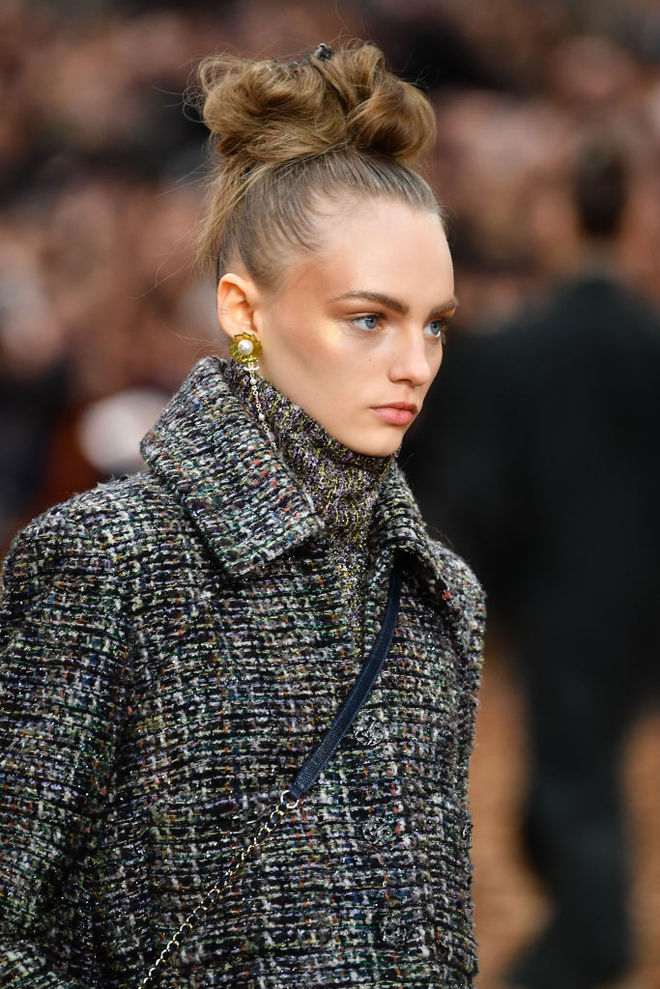 Осенний лес: показ Chanel осень-зима 2018/2019