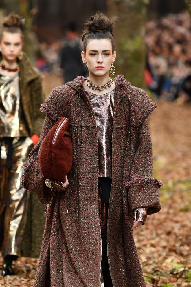 Осенний лес: показ Chanel осень-зима 2018/2019