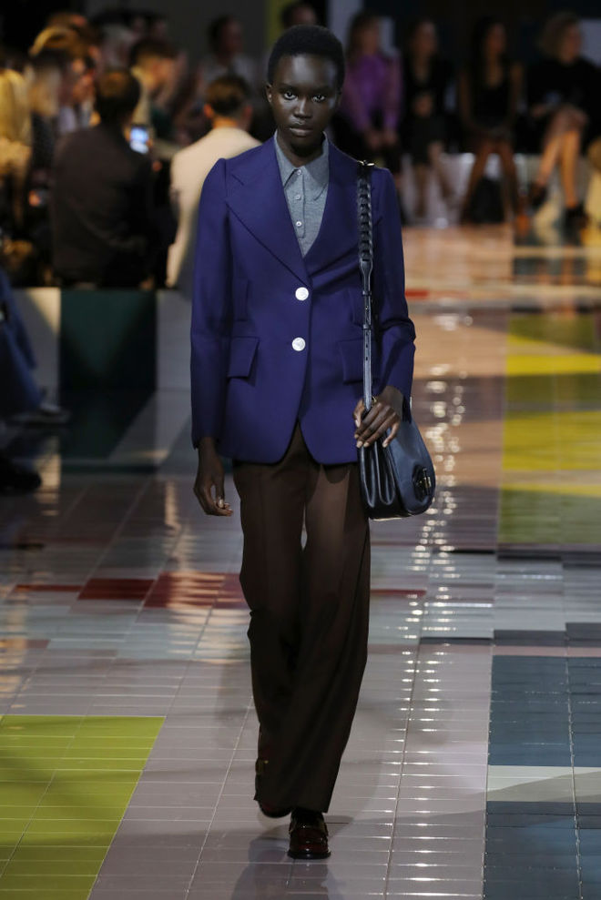 Prada SS20: ожерелья в форме ракушек, папоротник на вышивке и пальто в стиле ретро