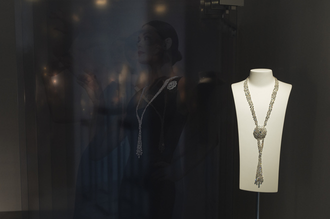 Редкие камелии зацвели в новой коллекции ювелирных украшений 1 CAMÉLIA. 5 ALLURES от Chanel