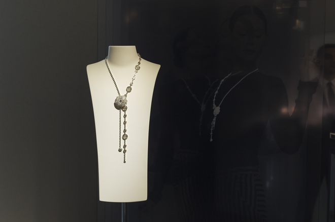 Редкие камелии зацвели в новой коллекции ювелирных украшений 1 CAMÉLIA. 5 ALLURES от Chanel
