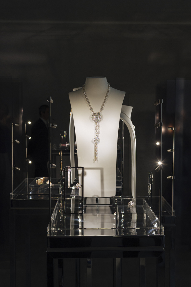 Редкие камелии зацвели в новой коллекции ювелирных украшений 1 CAMÉLIA. 5 ALLURES от Chanel