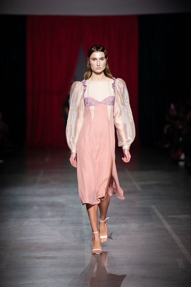 UFW FW19-20: показ DARJA DONEZZ
