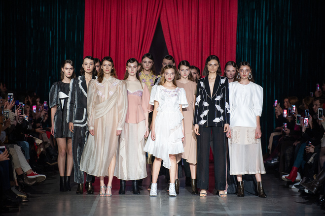 UFW FW19-20: показ DARJA DONEZZ