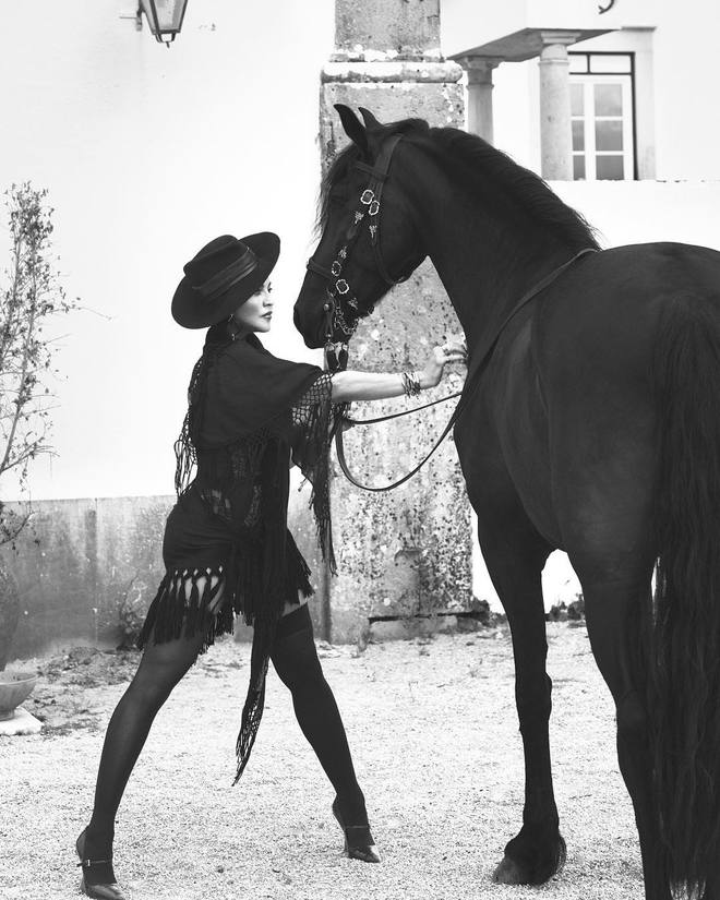 В честь 60-летия: Мадонна снялась в чувственной фотосъемке для Vogue