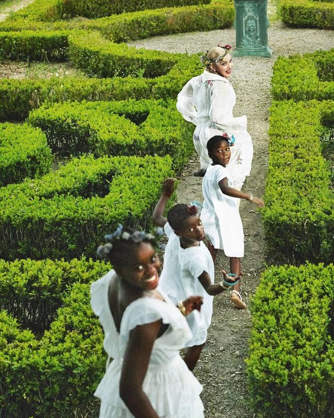 В честь 60-летия: Мадонна снялась в чувственной фотосъемке для Vogue
