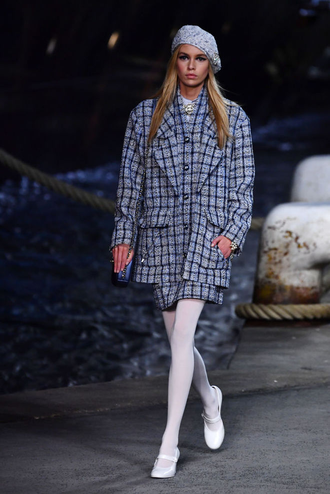 В морском стиле: круизная коллекция Chanel 2018/2019